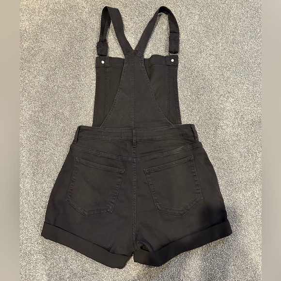 Hollister High-Rise Mom Short Overalls - Picture 2 of 3